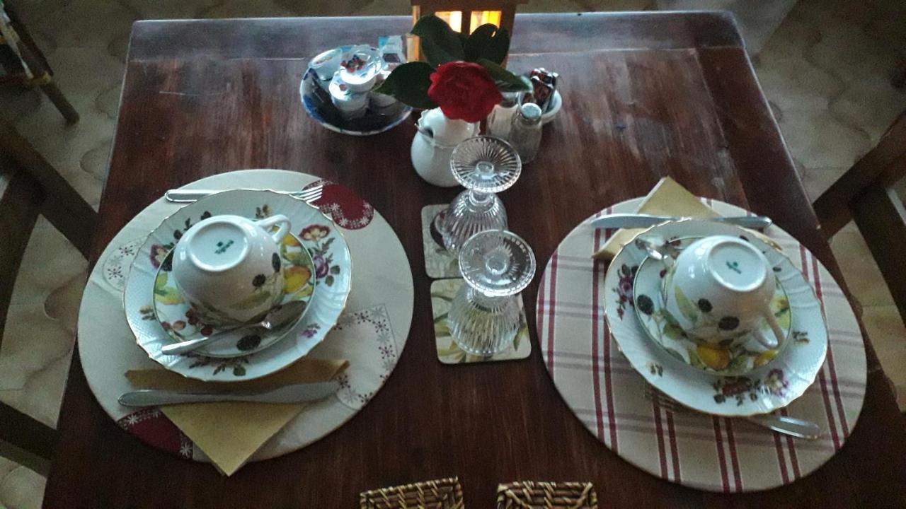 B&B Le Camelie Del Bosco Baiardo Extérieur photo