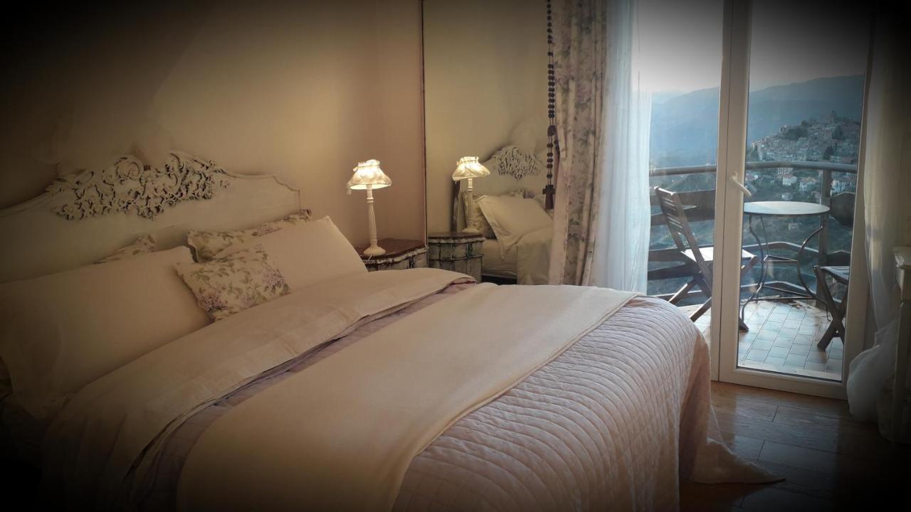 B&B Le Camelie Del Bosco Baiardo Extérieur photo